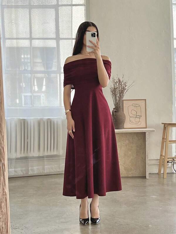 Andrea Bello Vestido largo elegante, minimalista, refinado y romántico de moda para fiesta, vacaciones y uso diario con hombros descubiertos, cintura alta y falda en A - Vestido maxi gris