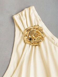 Sweetra Women's Solid Color Metal Flower Decor Ruffle Hem Fashionable Dress - Apricot - View 4