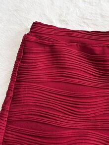 Soleia 2pcs Women's Vacation Knit Textured Fabric Bandeau Top With Metal Decor Elastic Waist Loose Hem Shorts Set, Suitable For Party, Christmas, Date, Nightclub, Beach, Cruise, Afternoon Tea, Bohemian, Boho, Vacation, Fall