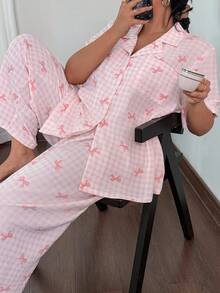 Napfluff CURVE 粉色蝴蝶结格子印花翻领短袖睡衣套装女士粉色睡衣套装格子睡衣套装蝴蝶结睡衣套装女士睡衣套装可爱睡衣套装舒适优雅细节 - 粉色 - 查看 4