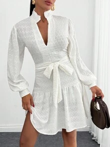 EURMUSE Damen Spitze bestickte V-Ausschnitt Rippstrick Langarm Kleid mit Gürtel, romantischer französischer Stil Ärmel Mini Kleid