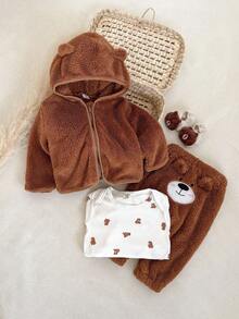 SHEIN 3 件套男婴可爱棕熊耳朵连帽夹克、熊印花露肩连体衣和棕色毛茸茸裤子休闲装，适合户外玩耍或舒适的家居穿着，百搭冬季套装 - 棕色 - 查看 7