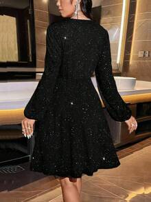 SHEIN PETITE 娇小女士束腰A字优雅迷你连衣裙 - 黑色 - 查看 2