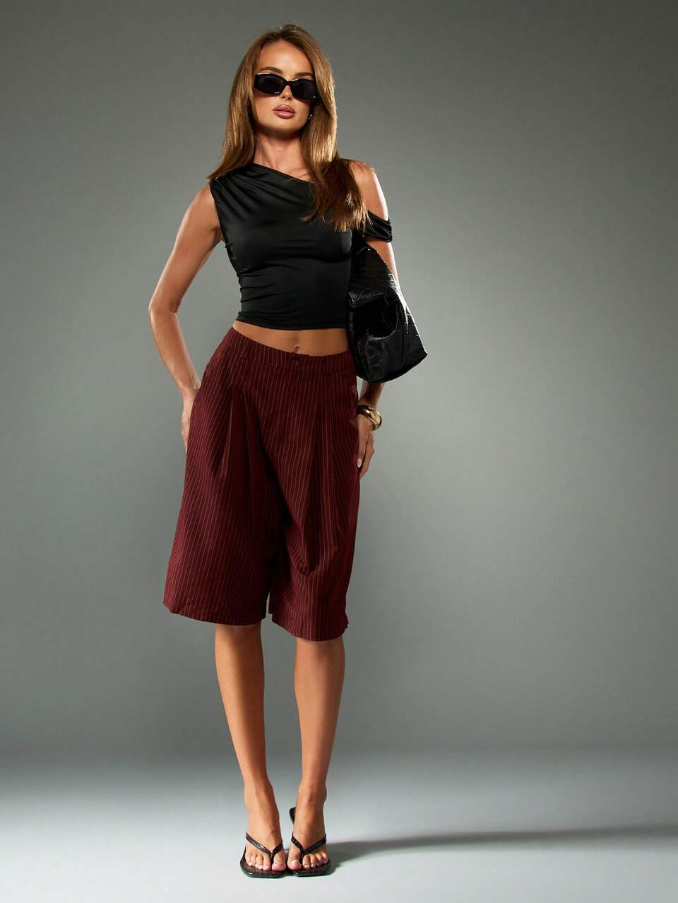 MISSGUIDED Pleated Wide Leg Bermuda Shorts With Vertical Pinstripe Pattern For Office And Casual Wear