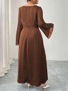 Modelyn Váy chữ A dài tay, thắt eo, chắp vá cỡ lớn - màu nâu - Xem 2