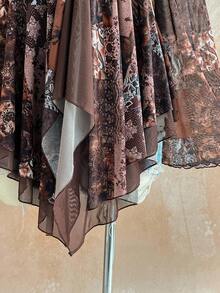 Dreamara Plus Size Women Vintage Floral Print Contrast Color Asymmetrical Hem Bell Sleeve Blouse, Autumn/Winter - Multicolor - View 3