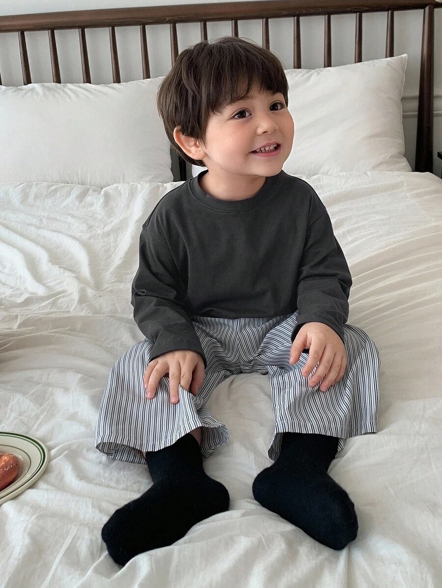 DAZY 2pcs Baby Boy Casual Comfortable Round Neck T-Shirt And Pants Homewear Set