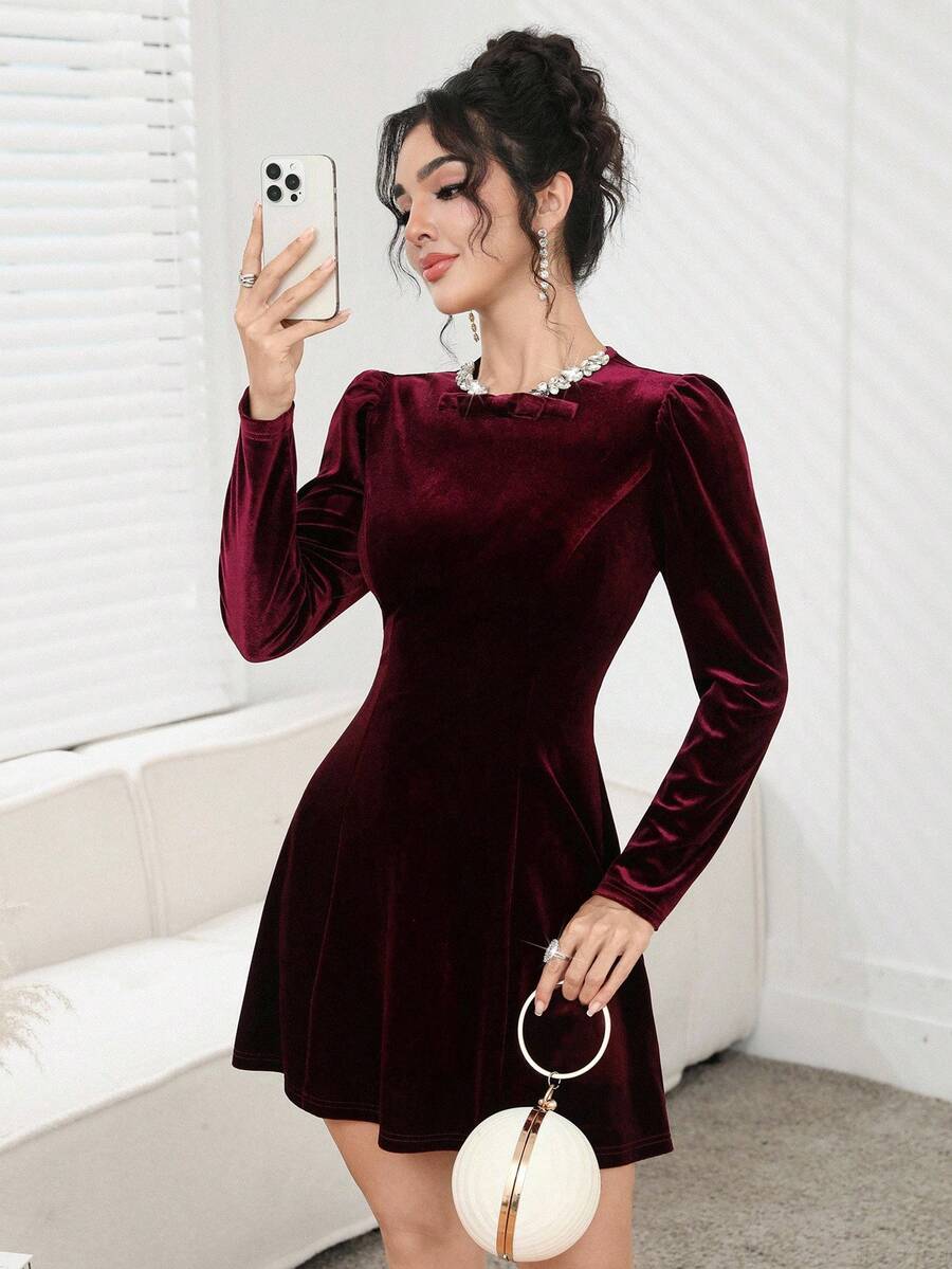 Modelyn 女士纯色蝴蝶结装饰水钻圆领泡泡袖优雅短款连衣裙 - 酒紅色 - 查看 1