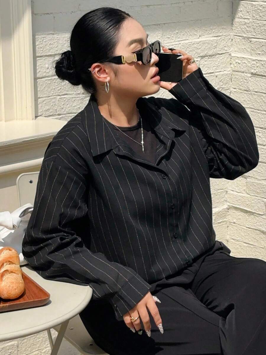 Dazy Plus Áo sơ mi đen dài tay dáng rộng ve kẻ sọc thường ngày - màu đen - Xem 1