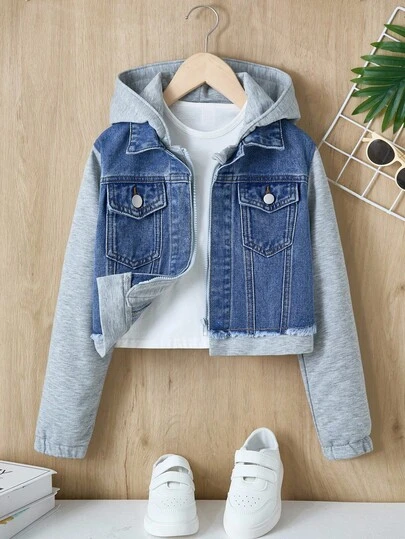 Chaqueta vaquera con capucha desmontable para niñas preadolescentes, estilo callejero cómodo y versátil, chaqueta de mezclilla esencial para adolescentes, chaqueta corta para niñas preadolescentes, chaquetas lindas para adolescentes, conjunto de mezclilla para chicas adolescentes 2 en 1, sudadera gris con capucha, mangas unidas a la sudadera gris, diseño de color contrastante, estilo milenial Y2K.