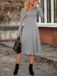 EMERY ROSE فستان كاجوال للنساء بياقة مستديرة وأكمام طويلة وخصر مشدود بنقشة نقاط - رمادي - مشاهدة 3