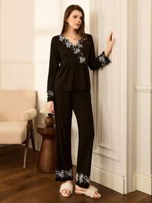 Moireta Mature Elegant Charm Embroidered Lace Trim V-Neck, Cuff, Hem A-Line Ruffle Hem Black Ladies Pajama Set, Suitable For Loungewear Pajama Sets For Women Black Sleepwear Set Two Pieces Sleepwear Set Women Lounge Wear Sets V Neck Pajama Set, Fall Clothes