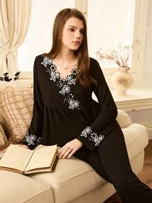 Moireta Mature Elegant Charm Embroidered Lace Trim V-Neck, Cuff, Hem A-Line Ruffle Hem Black Ladies Pajama Set, Suitable For Loungewear Pajama Sets For Women Black Sleepwear Set Two Pieces Sleepwear Set Women Lounge Wear Sets V Neck Pajama Set, Fall Clothes