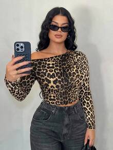 SHEIN SXY Camiseta de manga larga elegante con estampado de leopardo asimétrico, para otoño e invierno, estampado de leopardo, para salir, elegante, hombro asimétrico - Multicolor - Ver 6