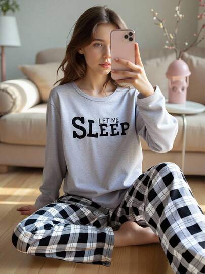 SHEIN Tween-Mädchen Pyjama-Set, minimalistischer koreanischer Stil, Frühling/Herbst, Neuankömmling, englischer SLEEP-Aufdruck, Rundhalsausschnitt, langärmliges Oberteil gepaart mit kariertem, lockerem, bequemem 2-teiligem Homewear-Outfit mit karierten Hosen, 1 Set