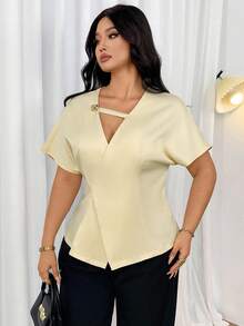 Firerie Plus Size Women Elegant Minimalist Short Sleeve V-Neck Metal Decor Waist Cinched Blouse, Suitable For Daily Commute - Apricot - View 5