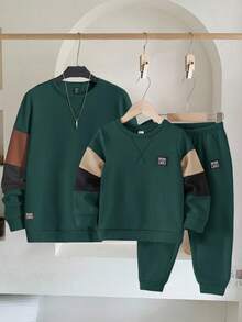 SHEIN 2 件儿童男童休闲学院风舒适针织袖拼布圆领长袖运动衫和裤子套装，适合通勤、学校、日常休闲、学院风、童装、小男孩服装、返校、生日派对、晚会、婚礼、洗礼、开学典礼、日常穿着、旅行、运动、秋冬、羊毛、加厚