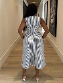 Alexandranx Women Striped Print Square Neck Sleeveless Mid-Calf Summer Dress - Navy Blue - View 2