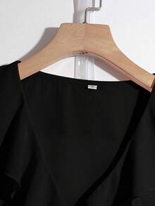 Franclia Blusa casual de verano con cuello en V, unicolor, volantes y mangas abullonadas