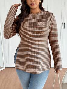 SHEIN Frenchy 加大码女式条纹圆领针织 T 恤，侧开衩设计，舒适休闲加大码 T 恤 - 棕色 - 查看 5