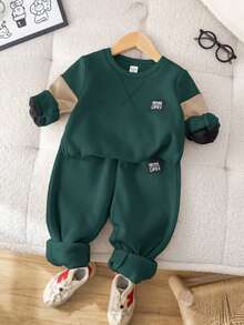 SHEIN 2 件儿童男童休闲学院风舒适针织袖拼布圆领长袖运动衫和裤子套装，适合通勤、学校、日常休闲、学院风、童装、小男孩服装、返校、生日派对、晚会、婚礼、洗礼、开学典礼、日常穿着、旅行、运动、秋冬、羊毛、加厚