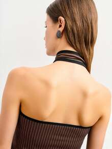 Nöista 这款黑白条纹露背上衣配有领带和黑色滚边，将复古 Y2K 美学与街头潮流融为一体，非常适合秋季、冬季、返校季和老派风格的女性。 - 鏽棕色 - 查看 6