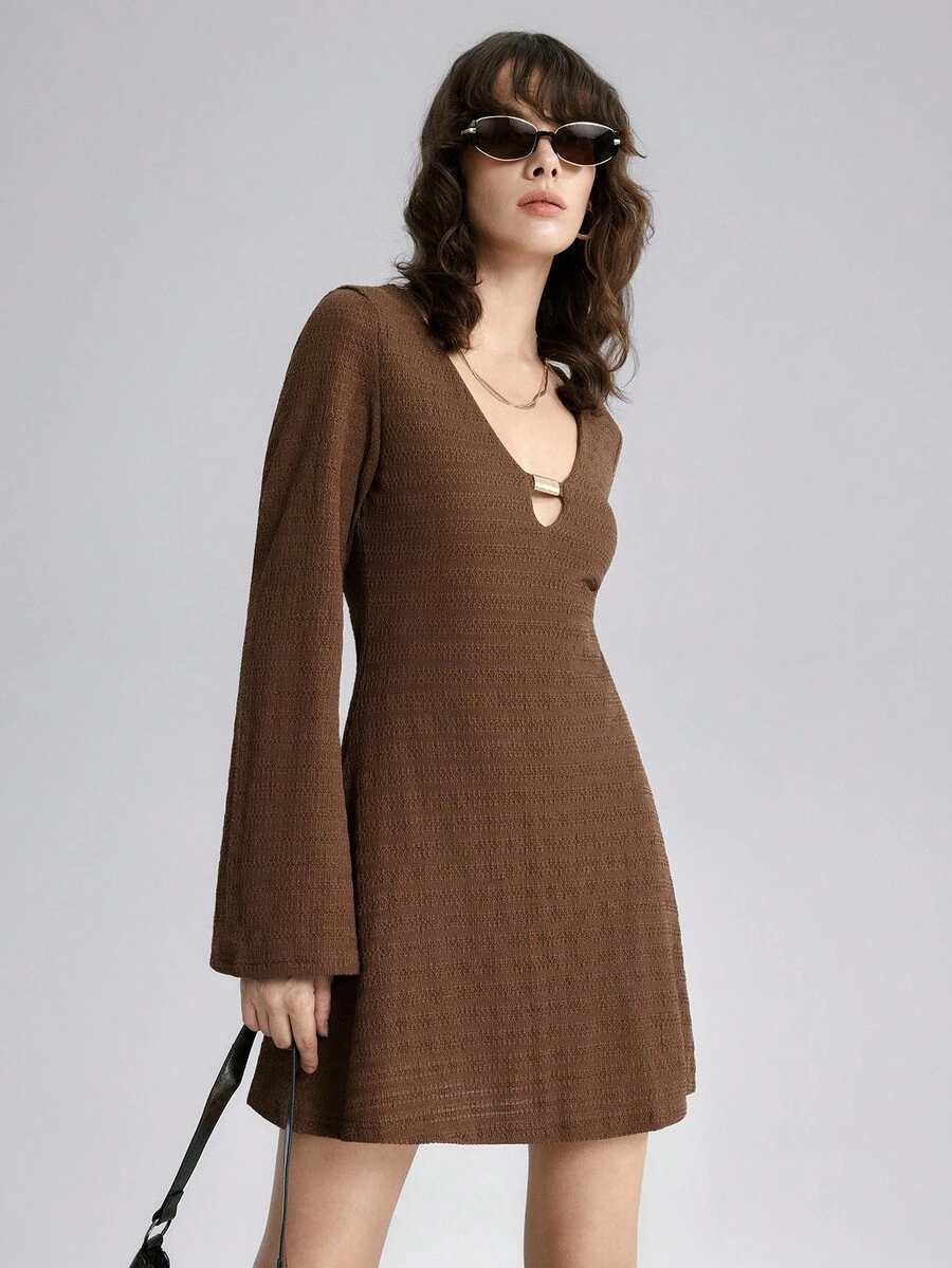 SHEIN LUNE 女式纯色喇叭袖休闲金属扣装饰连衣裙 - 棕色 - 查看 1