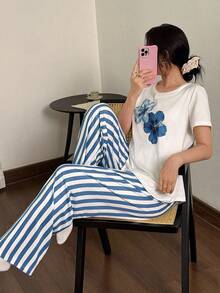 SHEIN 2 件女士花卉条纹印花休闲短袖睡衣套装女士条纹睡裤女士睡衣套装裤子女士夏季休闲套装花卉睡衣套装女士夏季睡衣套装 - 彩色 - 查看 6