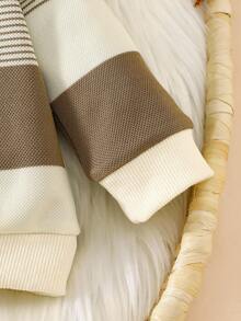 SHEIN Autumn New Arrival Newborn Baby Striped Contrast Color Top, Cute Bear Embroidery Soft & Comfy Shoulder Button Casual Baby Clothes Fall Winter