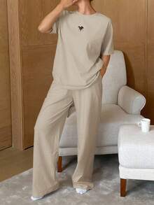 DAZY 可爱卡通印花插肩袖宽松睡衣套装 - 卡其色 - 查看 3