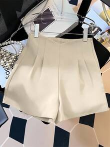 INAWLY Plus Size Women's Elegant High Waist Zipper Flared Shorts, Casual Fashion Pleated