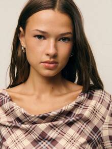 Nöista Plaid Long-Sleeved Slim T-Shirt With An Cowl Neckline, Offering A Vintage Feel And Stylish Comfort For Everyday Wear. Perfect For Summer Seasons, This Top Is Ideal For Casual Fall, Chic Going Out Looks, And Holiday Layering For Women. - Multicolor - View 3