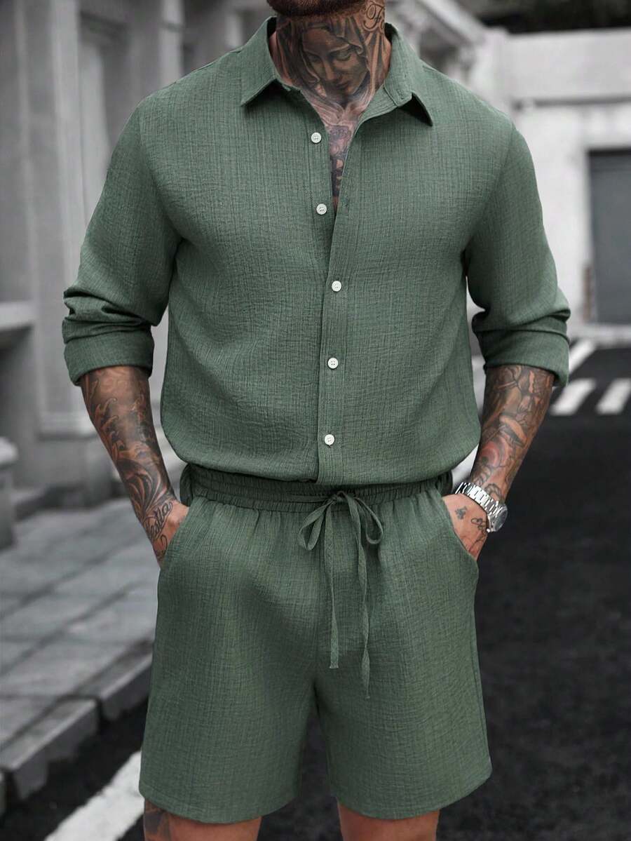Manfinity Homme 2pcs Men's Olive Green Autumn Outfits,Casual Long Sleeve Single-Breasted Shirt And Drawstring Textured Shorts Set,Minimalism Vacation Clothing For Men - Green - View 1