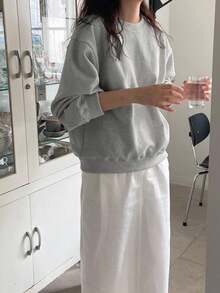 DAZY Áo nỉ dáng rộng vai trễ vai trơn, áo dài tay, quần áo mùa thu - Màu Xám nhạt - Xem 10