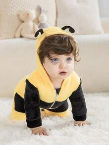 SHEIN Playful Pals 女婴蜜蜂图案连帽长袖连体衣