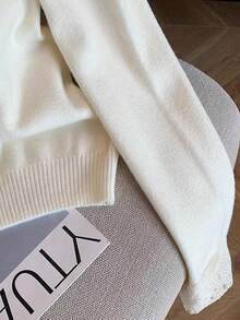 Resyla Suéter elegante de mujer con cuello en V, contraste de encaje, manga larga y diseño de botones para otoño/invierno - Blanco - Ver 4