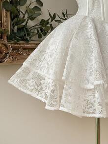 Lovelzi 优雅、浪漫、时尚的白色蕾丝和缎面拼接露肩收腰长裙，适合单身派对、婚礼、毕业典礼、度假、新娘送礼会