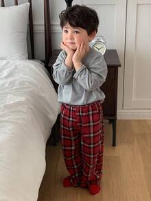 DAZY 2 st/set småbarnspojkar rund halsad enfärgad t-shirt och rutiga vardagsbyxor pyjamas - Ljusgrå - Visa 3
