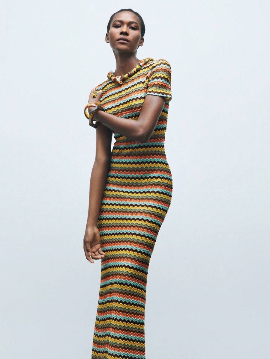 Maija 女式秋冬多色条纹修身圆领短袖长裙，别致度假浪漫休闲精致时尚几何波浪提花针织海滩波西米亚风格度假连衣裙