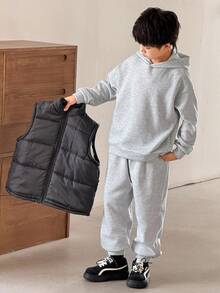 SHEIN Conjunto de 3 piezas para niños/preadolescentes: Abrigo sin mangas con parche de letra en cuello alto, Sudadera holgada con capucha de manga larga de unicolor, Pantalones con cordón de unicolor. Adecuado para ir y venir, escuela, uso diario casual, viajes, deportes, primavera/verano/otoño/invierno