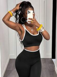 Slaydiva Seamless High Elastic Criss-Cross Back Wireless Sports Bra - Black - View 5