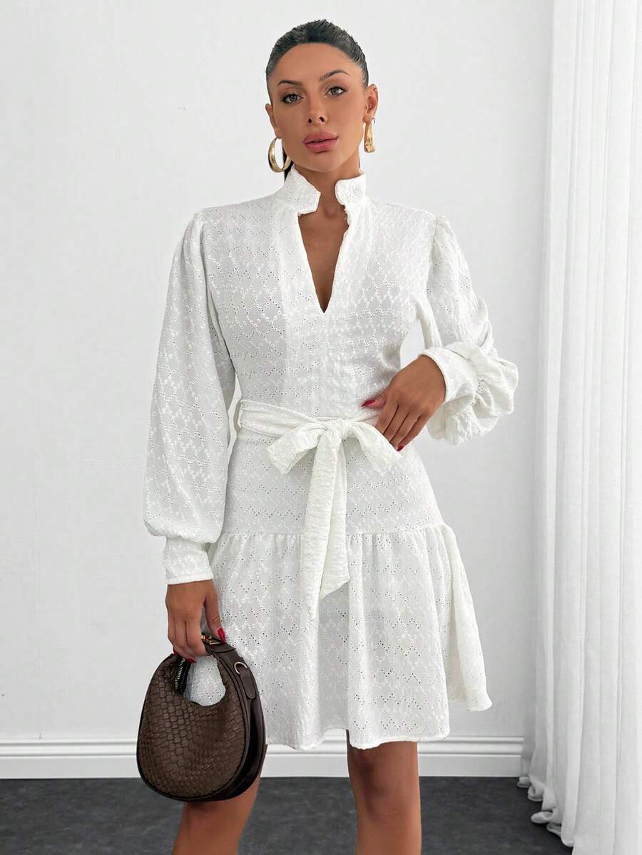 EURMUSE Damen Spitze bestickte V-Ausschnitt Rippstrick Langarm Kleid mit Gürtel, romantischer französischer Stil Ärmel Mini Kleid