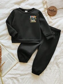 SHEIN 2 件套女婴套装，时尚彩色字母印花圆领长袖羊毛衫和裤子，适合秋冬季外出 - 黑色 - 查看 3
