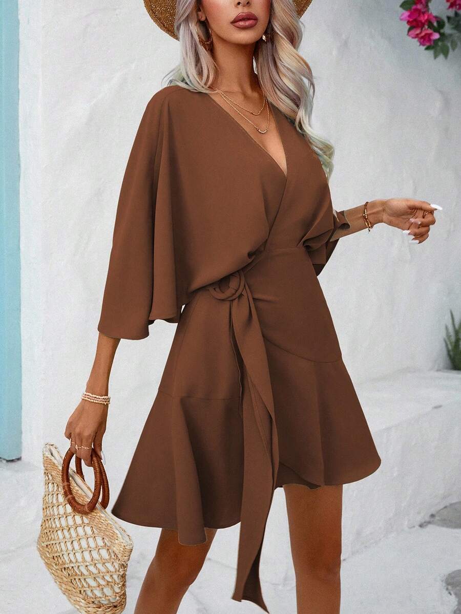 EMERY ROSE Robe enveloppante à manches chauve-souris, nœud sur le côté, tenue de vacances et de plage pour femmes - Marron - Voir 1
