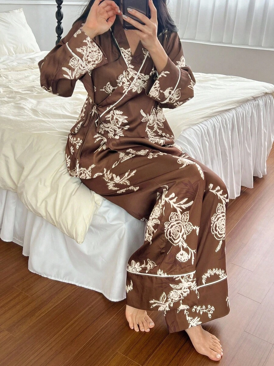 DAZY Chinese Style All-Over Print Lapel Women Pajama Set, Fall Clothes - Brown - View 1