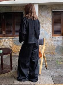 DAZY 女士宽松牛仔夹克，有领，撞色条纹袖口和直筒牛仔裤休闲套装 - 深色水洗藍 - 查看 4