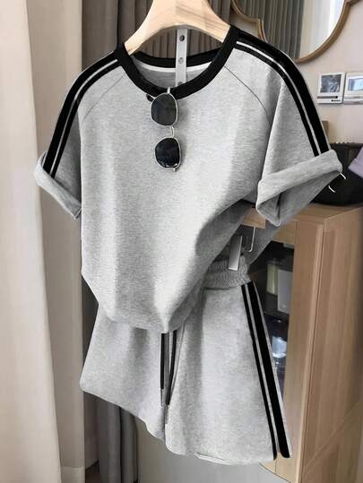 INAWLY Bộ 2 áo thun kẻ sọc phối màu thời trang dạo phố thể thao ngoài trời cho nữ, trở lại trường