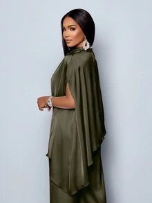 SOLERSUN 女士时尚纯色优雅立领时尚精致蝙蝠袖缎面不对称下摆衬衫和直腿优雅长裤套装 - 橄欖綠 - 查看 2