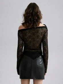 Airlisse Women's Off-Shoulder Fitted Asymmetrical Hem Ruched Long Sleeve T-Shirt