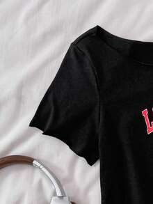 SHEIN 少女休闲皇家黑色针织标语露肩印花短款短袖修身上衣，春夏季，清凉，基本款，日常，百搭，运动时尚夏季上衣，开学季，校服~ - 黑色 - 查看 4